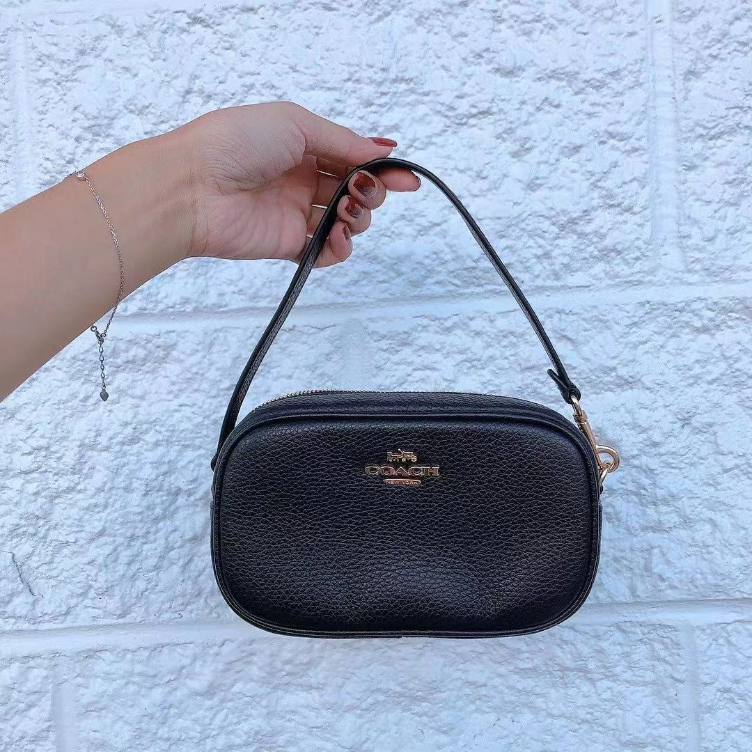 Coach C9932 Jamie Wristlet In Gold/Black Coach C9932 Jamie Wristlet In Gold/Black